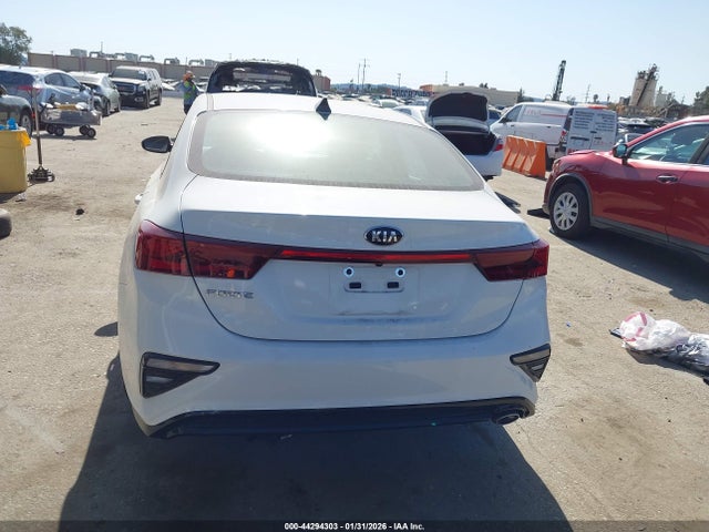 3KPF24AD2ME342270 KIA Forte Lxs
