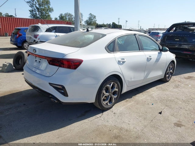 3KPF24AD2ME342270 KIA Forte Lxs