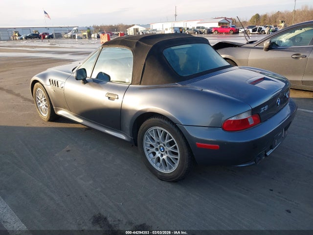 2001 BMW Z3 WBACN33491LM01445 Photo 2