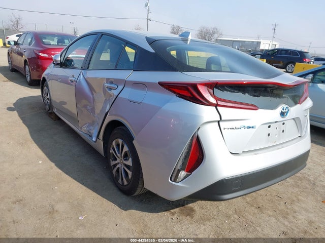 2020 TOYOTA PRIUS PRIME JTDKARFP6L3146081 Photo 2