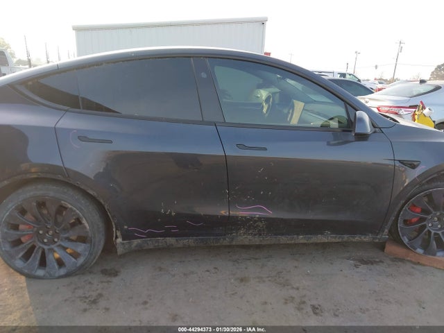 7SAYGDEF0RF073700 Tesla Model Y Performance Dual Motor All-wheel Drive