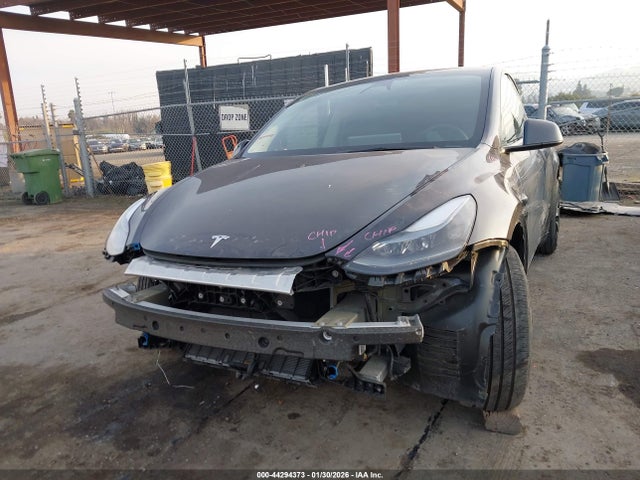 7SAYGDEF0RF073700 Tesla Model Y Performance Dual Motor All-wheel Drive