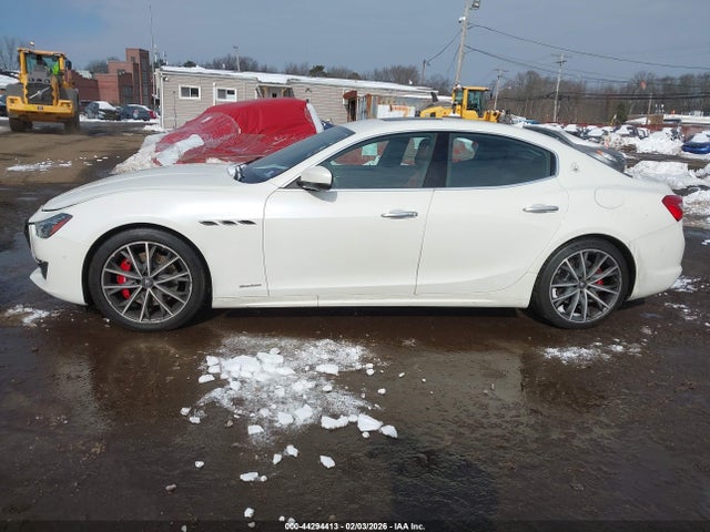 2019 Maserati Ghibli S Q4 Granlusso მანქანა იყიდება აუქციონზე, vin: ZAM57YTL7K1317790, აუქციონის ნომერი: 44294413
