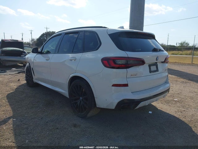 2021 BMW X5 5UXCR4C00M9F32468 Photo 2