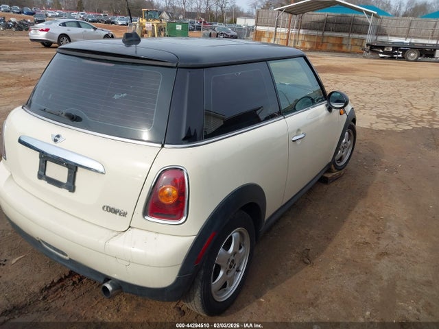 2008 MINI COOPER WMWMF33538TT62095 Photo 3