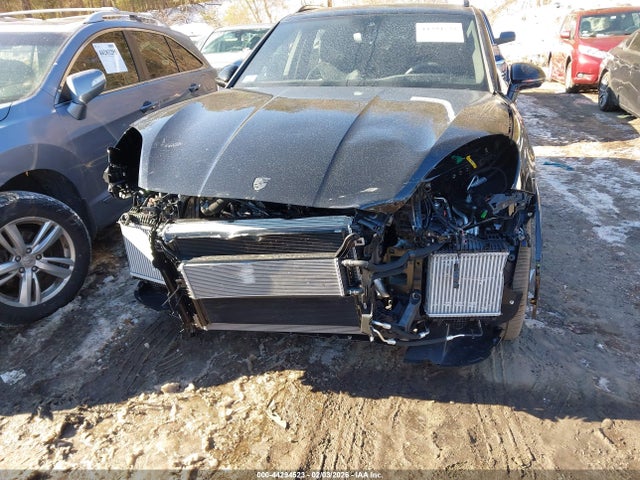 Porsche Cayenne E-hybrid Turbo 2025 WP1AM2AY5SDA27536 Image 12