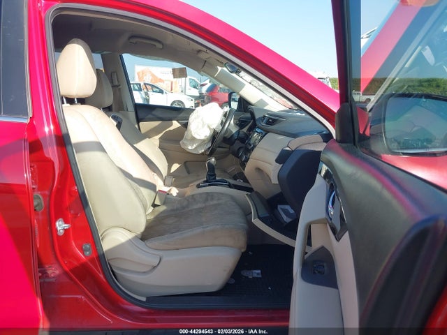 JN8AT2MT8HW398244 Nissan ROGUE SV
