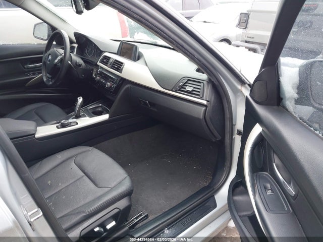 2016 BMW 320I WBA8A9C5XGK616604 Photo 4