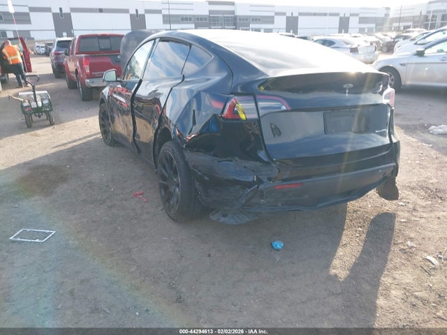 2023 TESLA MODEL Y 7SAYGDEE6PA073511 Photo 2