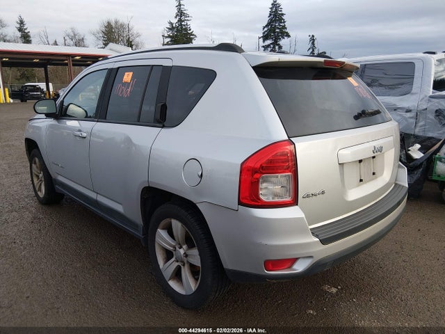 2011 JEEP COMPASS 1J4NF1FB1BD279807 Photo 2