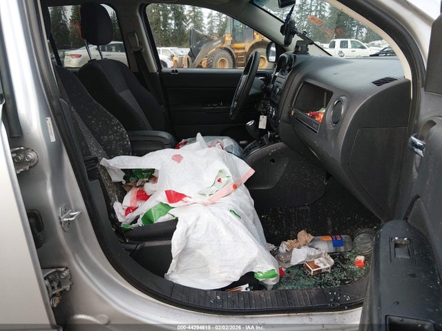 2011 JEEP COMPASS 1J4NF1FB1BD279807 Photo 4