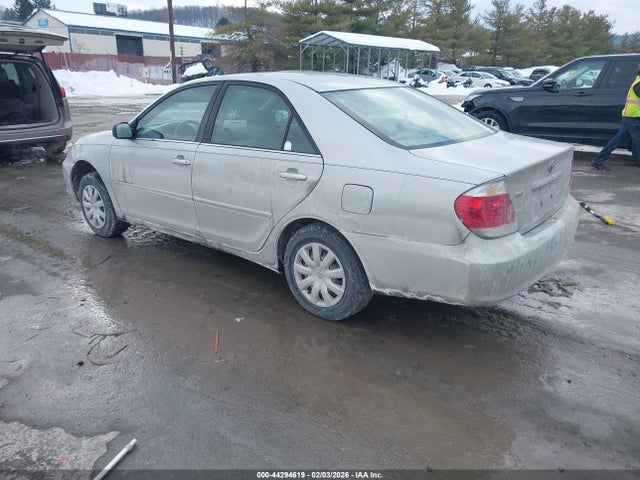 2006 TOYOTA CAMRY 4T1BE32K46U137207 Photo 2