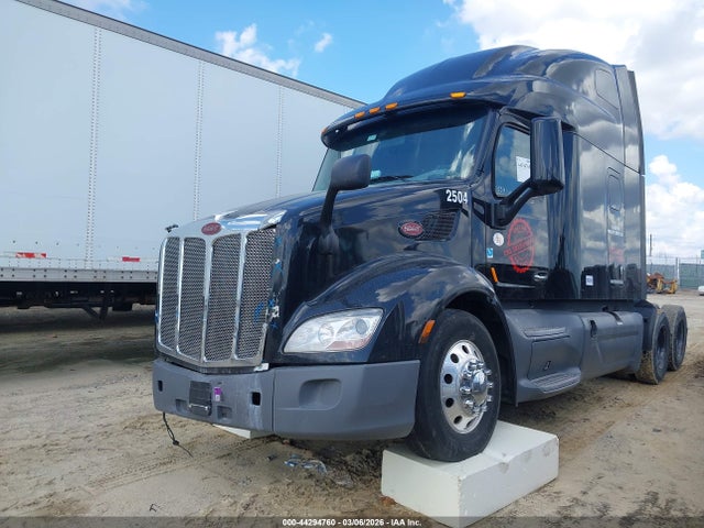 2021 Peterbilt 579 მანქანა იყიდება აუქციონზე, vin: 1XPBD49XXMD753147, აუქციონის ნომერი: 44294760