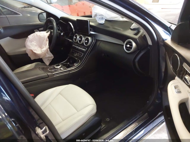 Продаж на аукціоні авто 2017 Mercedes-benz C 300 4matic, vin: 55SWF4KB9HU231330, номер лоту: 44294767