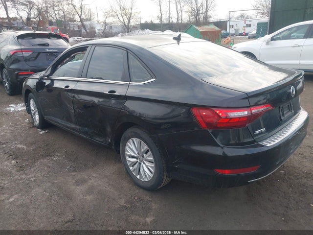 2020 VOLKSWAGEN JETTA 3VWCB7BU2LM046055 Photo 2