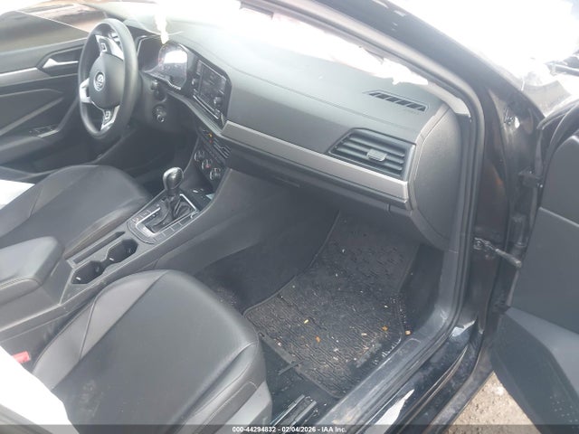 2020 VOLKSWAGEN JETTA 3VWCB7BU2LM046055 Photo 4