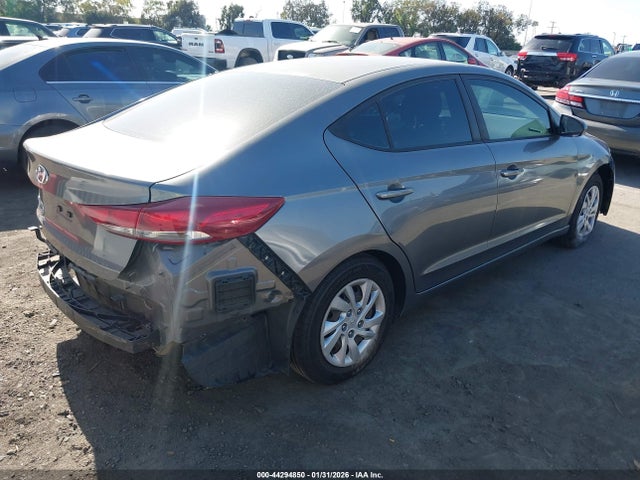 Hyundai ELANTRA SE 2018 5NPD74LFXJH334237 Image 4