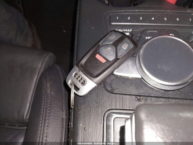 2017 AUDI A4 WAULNAF41HN021319 Photo 10