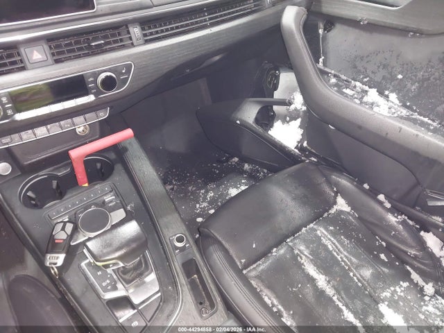 2017 AUDI A4 WAULNAF41HN021319 Photo 4