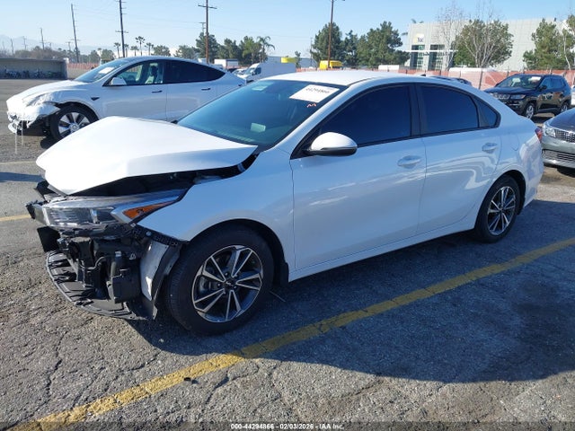 KIA Forte Lxs 2023 3KPF24AD8PE563277 Image 2