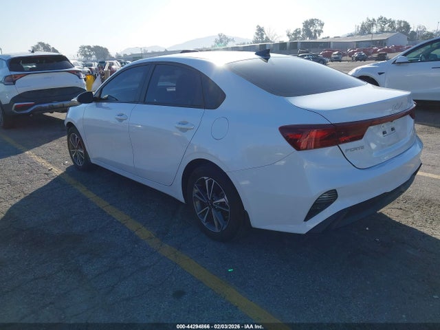 KIA Forte Lxs 2023 3KPF24AD8PE563277 Image 3