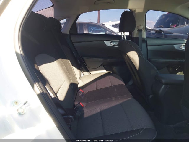 KIA Forte Lxs 2023 3KPF24AD8PE563277 Image 8