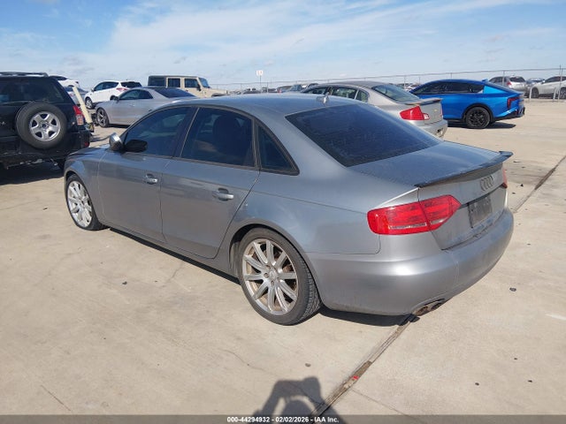 2010 AUDI A4 WAUAFAFL3AN062763 Photo 2