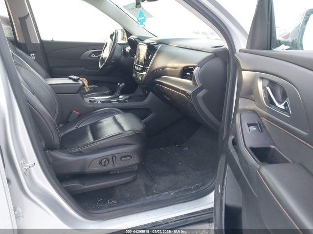 1GNEVJKW2JJ276116 Chevrolet Traverse Premier