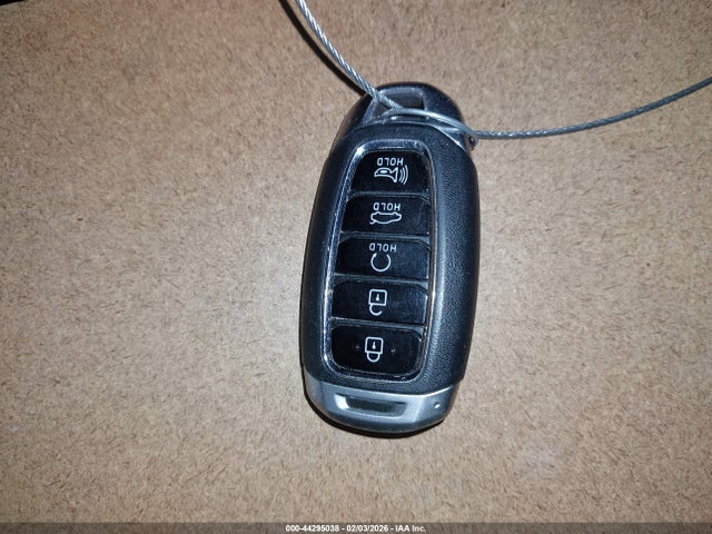 5NPLS4AG3NH082973 Hyundai ELANTRA SEL