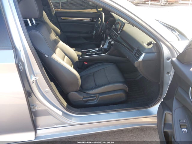 1HGCV1F32NA050018 Honda Accord Sport