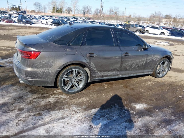 2017 AUDI A4 WAUENAF48HN015462 Photo 3
