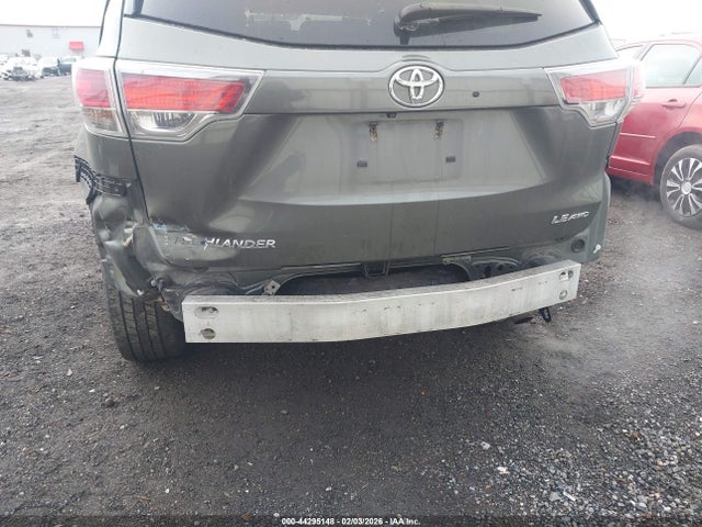 5TDBKRFH0FS156999 Toyota Highlander Le Plus V6