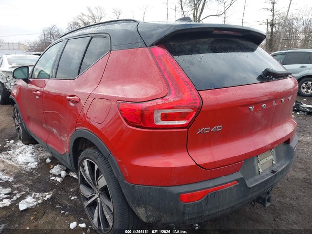 2022 VOLVO XC40 RECHARGE PURE ELECTRIC YV4ED3UR7N2749682 Photo 2