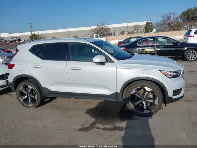 YV4162UK0L2181231 Volvo Xc40 T5 Momentum
