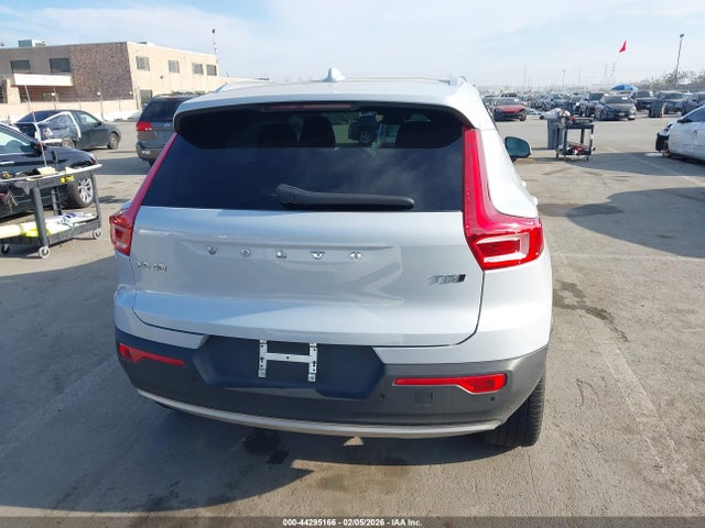 YV4162UK0L2181231 Volvo Xc40 T5 Momentum