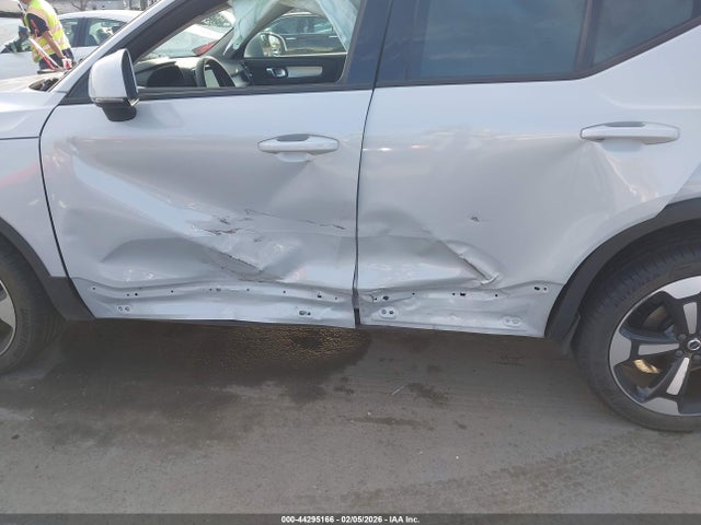YV4162UK0L2181231 Volvo Xc40 T5 Momentum