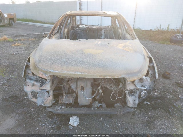 1G1PA5SG1E7274091 Chevrolet Cruze Ls Auto