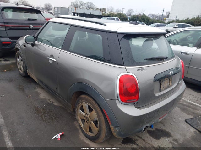 2018 MINI HARDTOP WMWXP5C51J2G62884 Photo 2