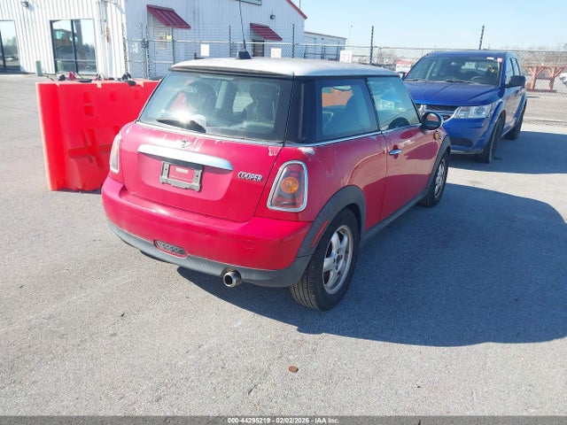 2008 MINI COOPER WMWMF33588TT67812 Photo 3