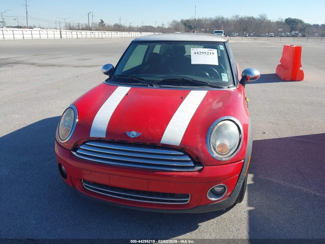 2008 MINI COOPER WMWMF33588TT67812 Photo 5