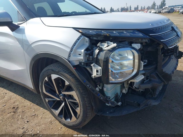 JA4J3VA87RZ011013 Mitsubishi Outlander Se 2.5 2wd