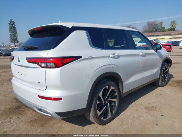 2024 MITSUBISHI OUTLANDER JA4J3VA87RZ011013 Photo 3