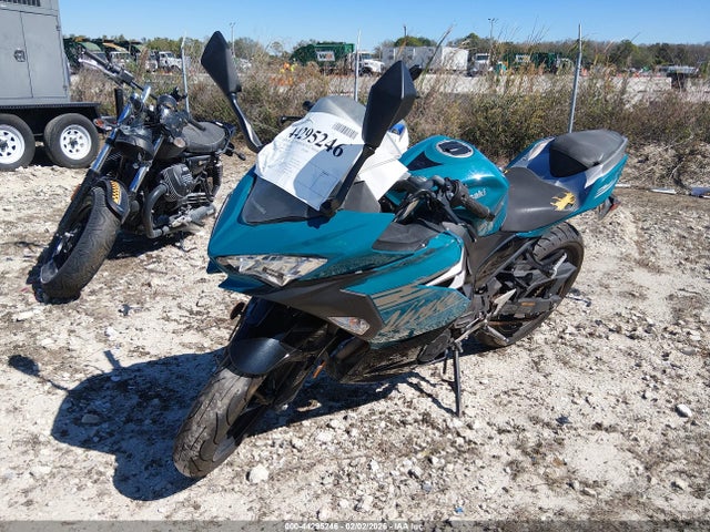 Kawasaki EX400 2021 JKAEXKH1XMDAA6793 Image 2