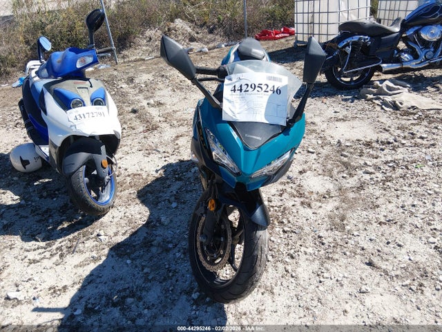 Kawasaki EX400 2021 JKAEXKH1XMDAA6793 Image 5