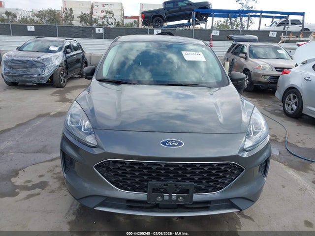 1FMCU9G66NUB30750 Ford ESCAPE SE