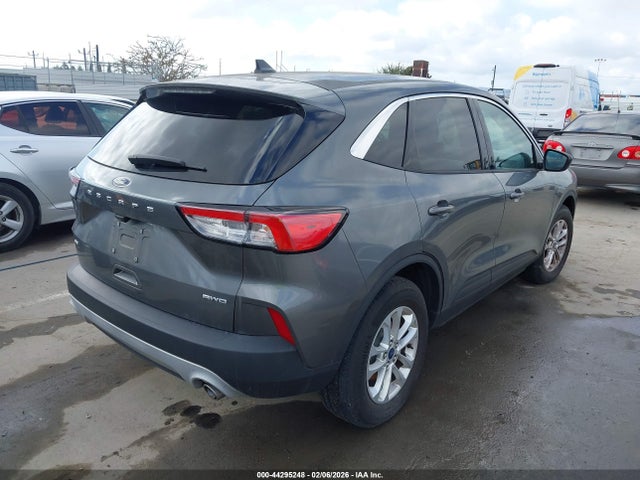 1FMCU9G66NUB30750 Ford ESCAPE SE