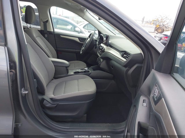 1FMCU9G66NUB30750 Ford ESCAPE SE
