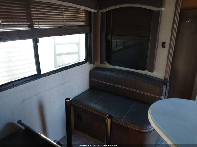 4YDF25R25MV502286 Keystone Other