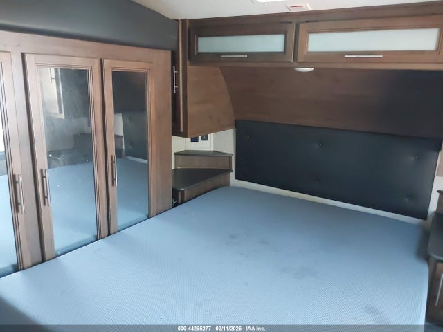 4YDF25R25MV502286 Keystone Other