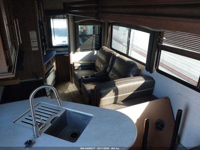 4YDF25R25MV502286 Keystone Other